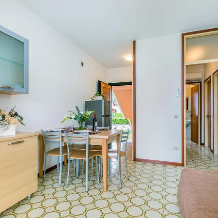Apartment Villaggio Sole B-1 By Interhome